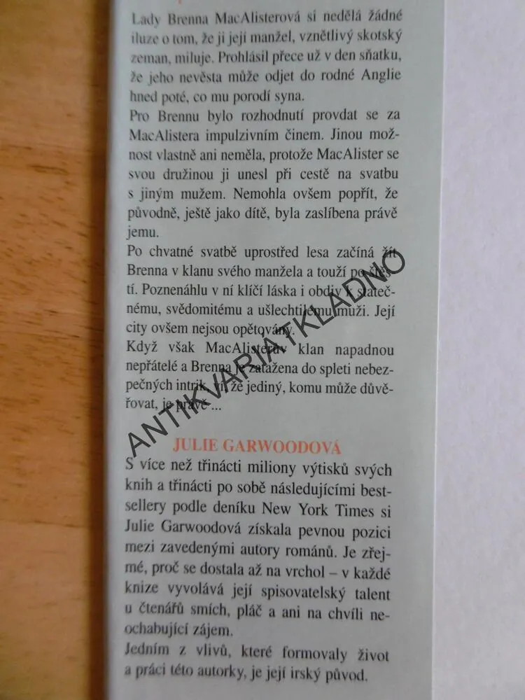 SVATBA, JULIE GARWOOD, GARWOODOVÁ, **an