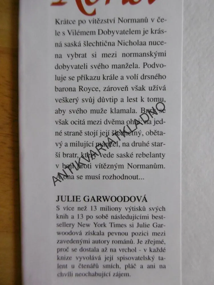 KOŘIST, JULIE GARWOOD, GARWOODOVÁ, **an