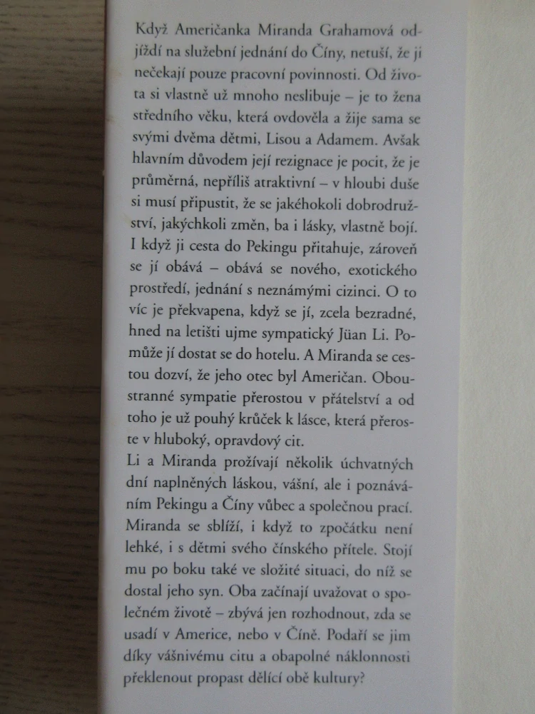 LÁSKA V PEINGU, JUDITH MICHAEL, **an 