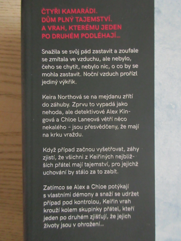 PRVNÍ, KTERÁ ZEMŘE, 2. DÍL, VICTORIA JENKINS, **an