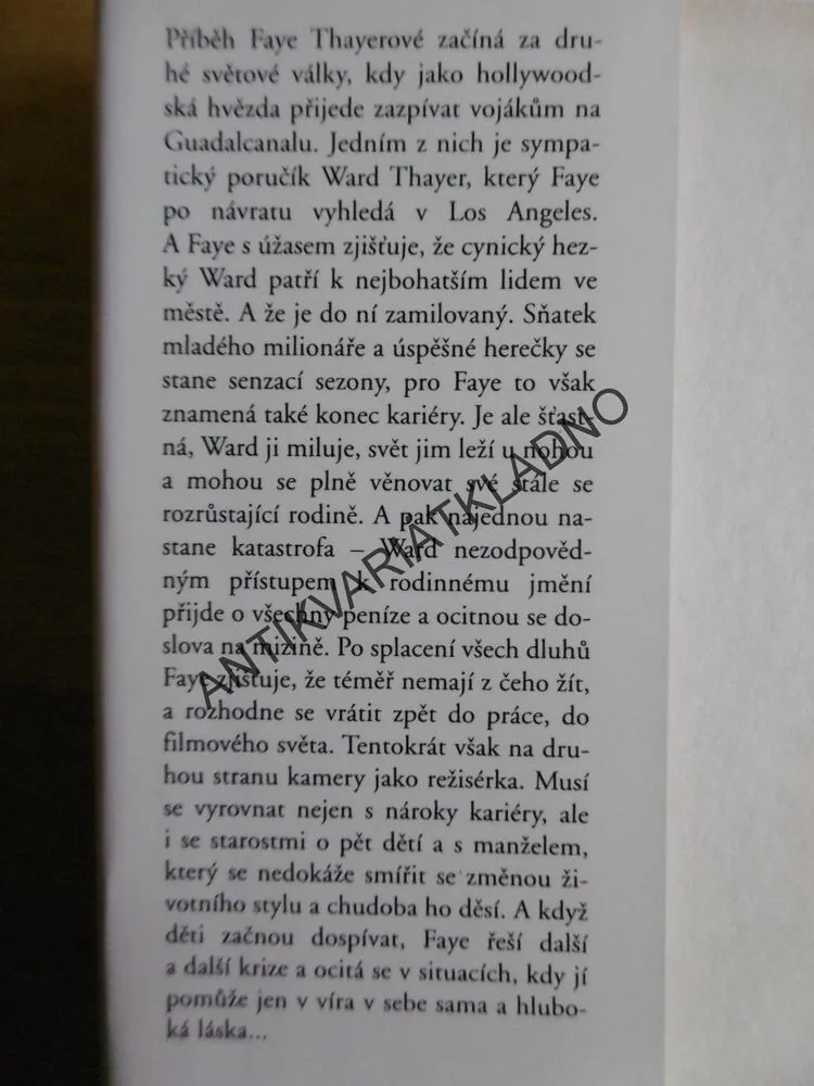 RODINNÉ ALBUM, DANIELLE STEEL, **an