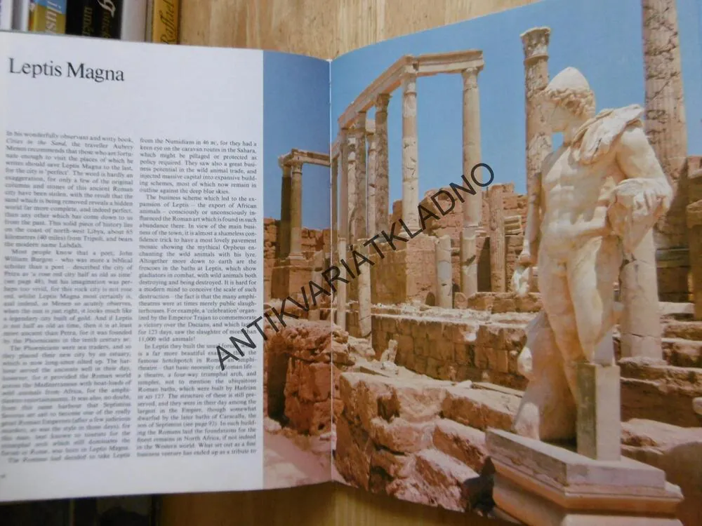 WONDERS OF THE ANCIENT WORLD, CHARLES WALKER, OVER 100 COLOR ILLUSTRATIONS