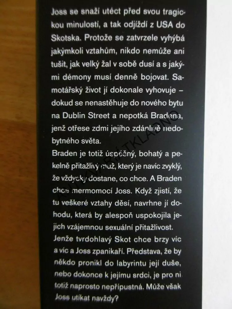 DUBLIN STREET, SAMANTHA YOUNGOVÁ, **an