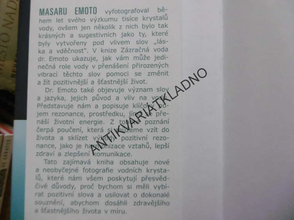 ZÁZRAČNÁ VODA, MASARU EMOTO,