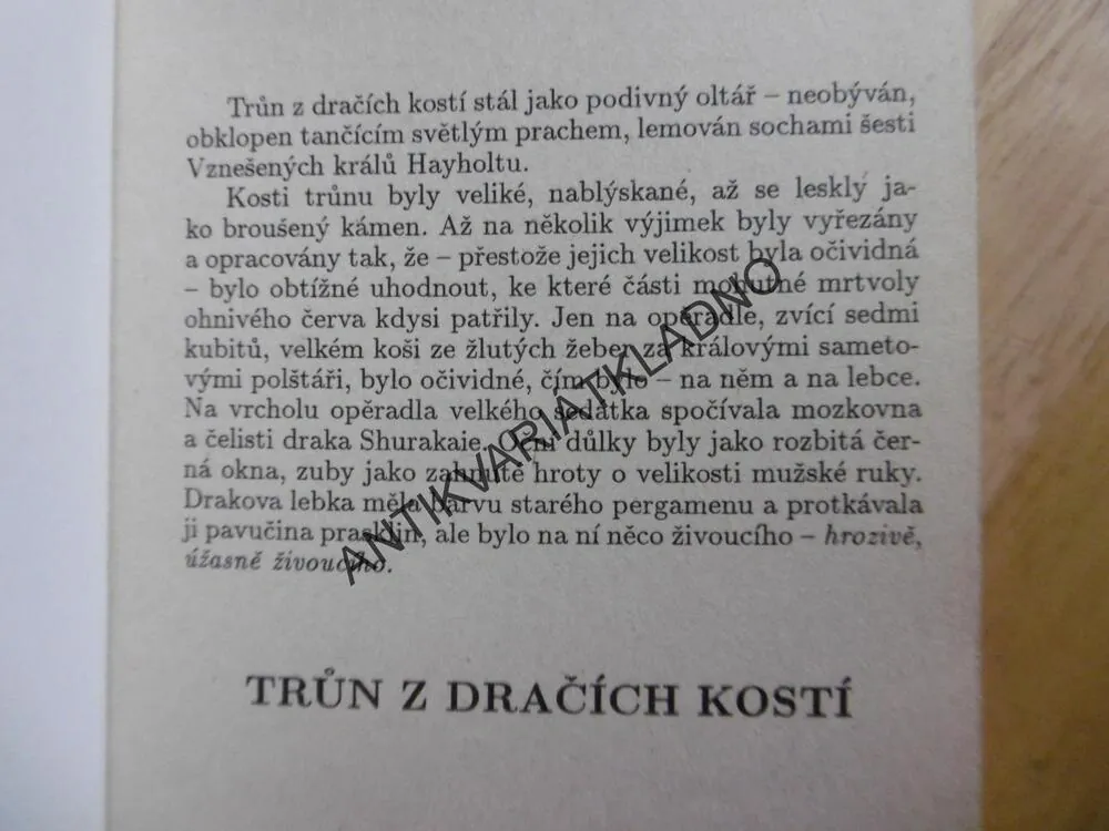 TRŮN Z DRAČÍCH KOSTÍ, TAD WILLIAMS,