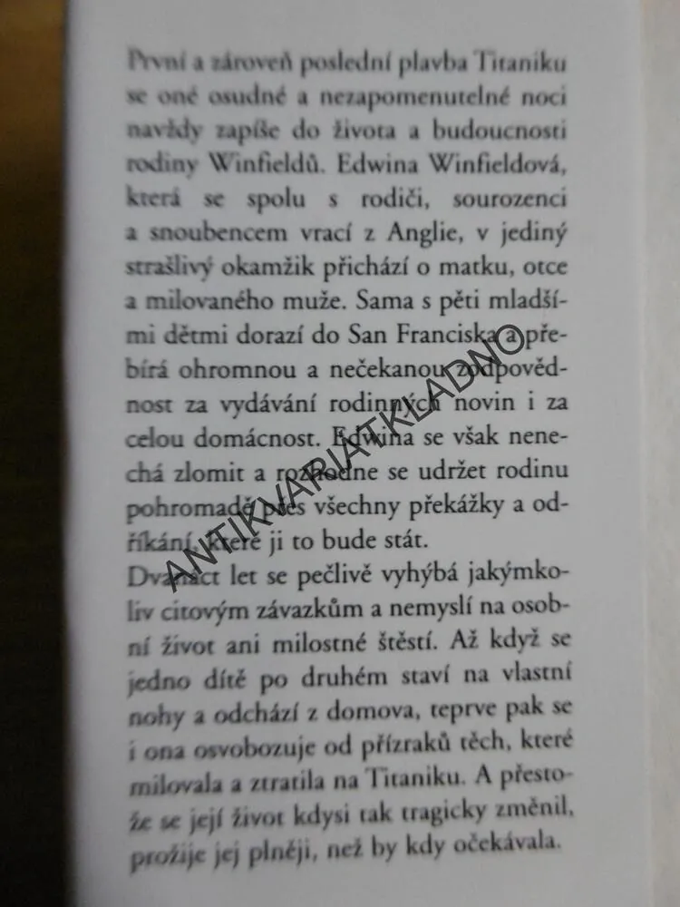 NEVÝSLOVNÁ LÁSKA, DANIELLE STEEL. **an