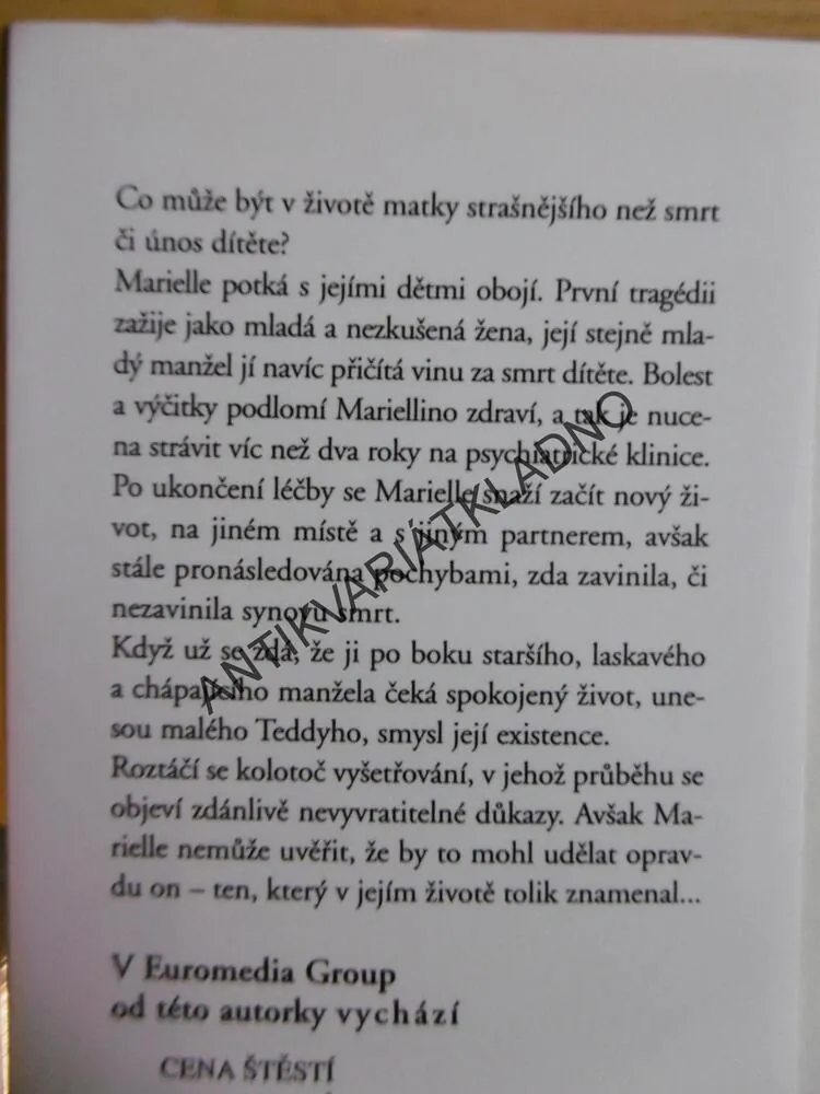 ÚNOS, DANIELLE STEEL, **an