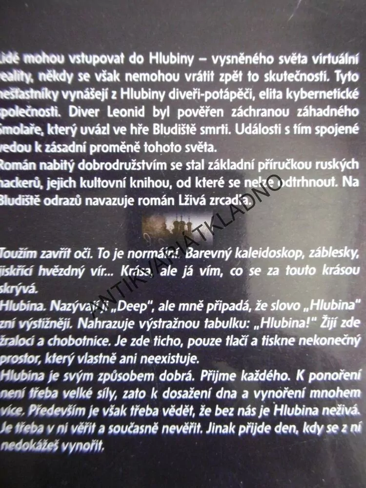 BLUDIŠTĚ ODRAZŮ, SERGEJ LUKJANĚNKO, **an