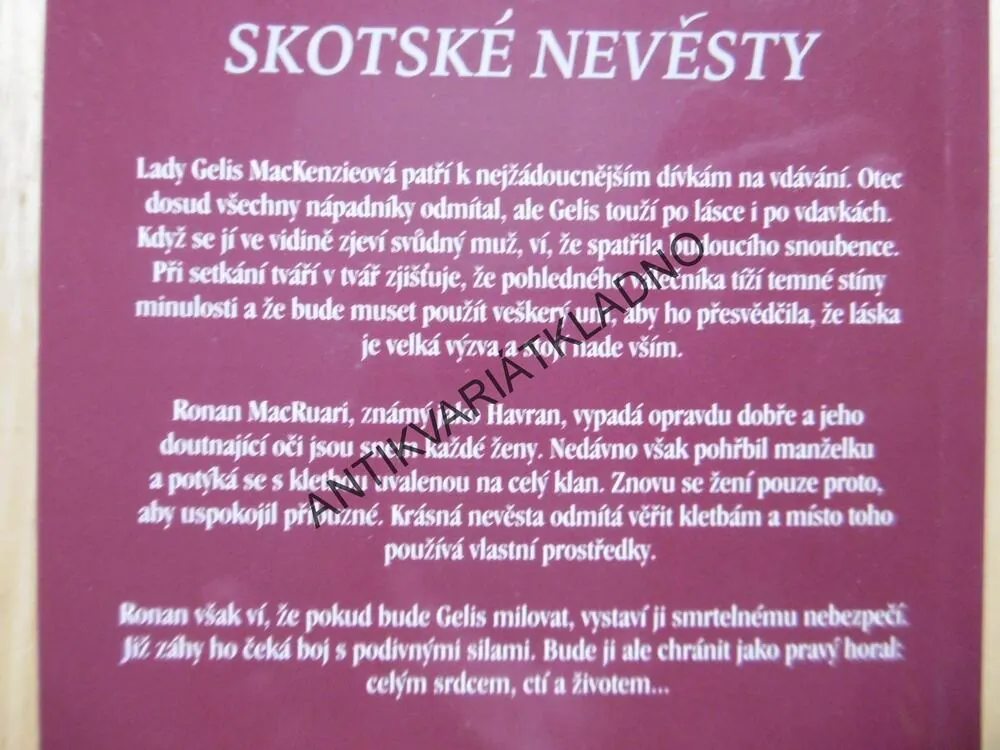 SVÁDĚNÍ SKOTSKÉ NEVĚSTY, SUE-ELLEN WELFONDEROVÁ, **an