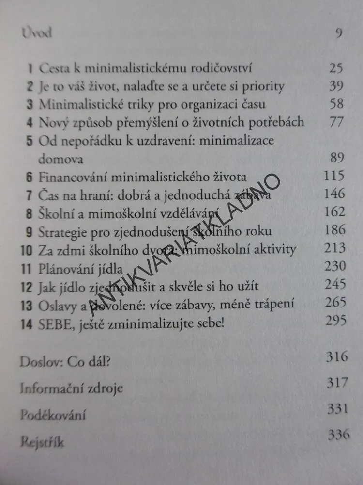 MÉNĚ JE VÍCE, CHRISTINE KOHNOVÁ, DORNFESTOVÁ