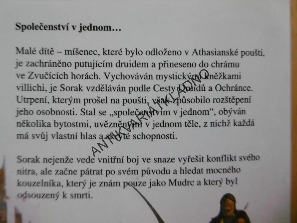 ZATRACENEC, SIMON HAWKE, DARK SUN, SPOLEČENSTVÍ V JEDNOM