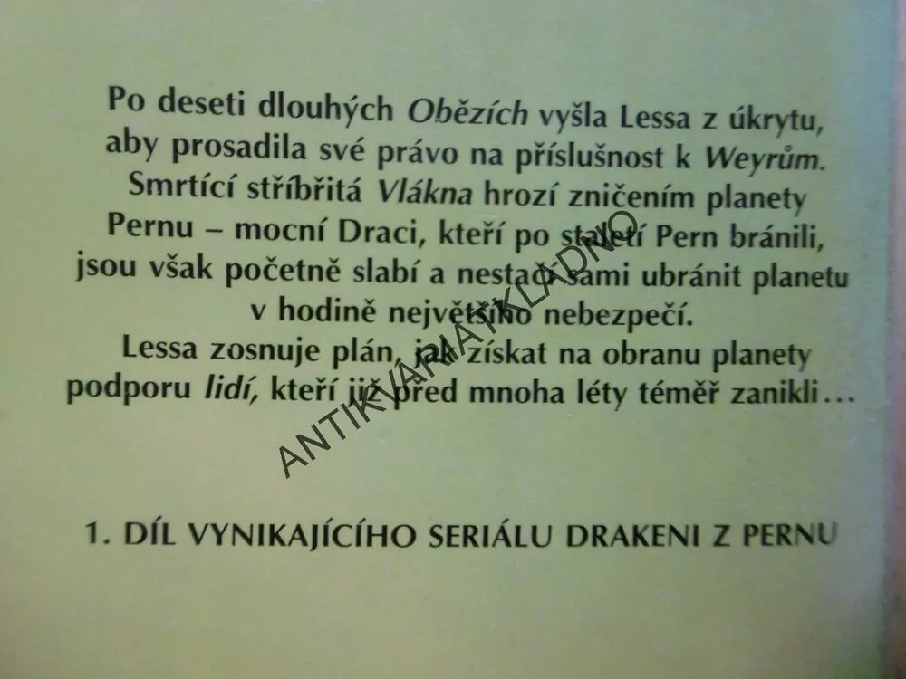 DRAČÍ LET, ANNE MCCAFFREY,