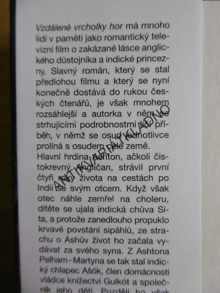 VZDÁLENÉ VRCHOLKY HOR, 1., M.M. KAYE