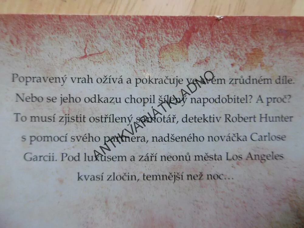 DVOJITÝ KŘÍŽ, CHRIS CARTER, **an