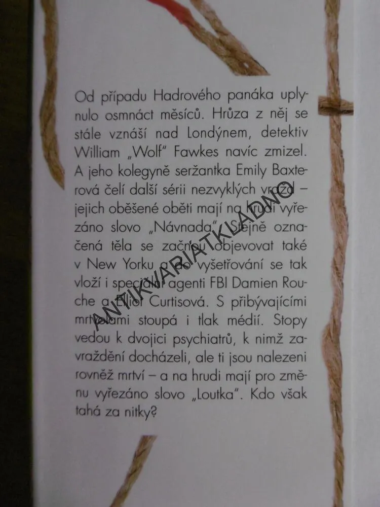 LOUTKÁŘ, DANIEL COLE, BESTSELLER, **an