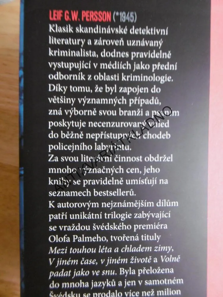 UMÍRAJÍCÍ DETEKTIV, LEIF G.W. PERSSON, **an