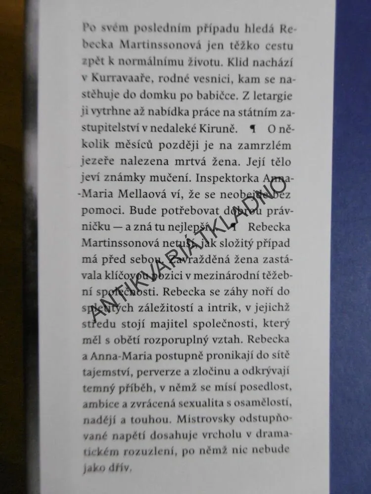 TEMNÁ STEZKA, ASA LARSSONOVÁ