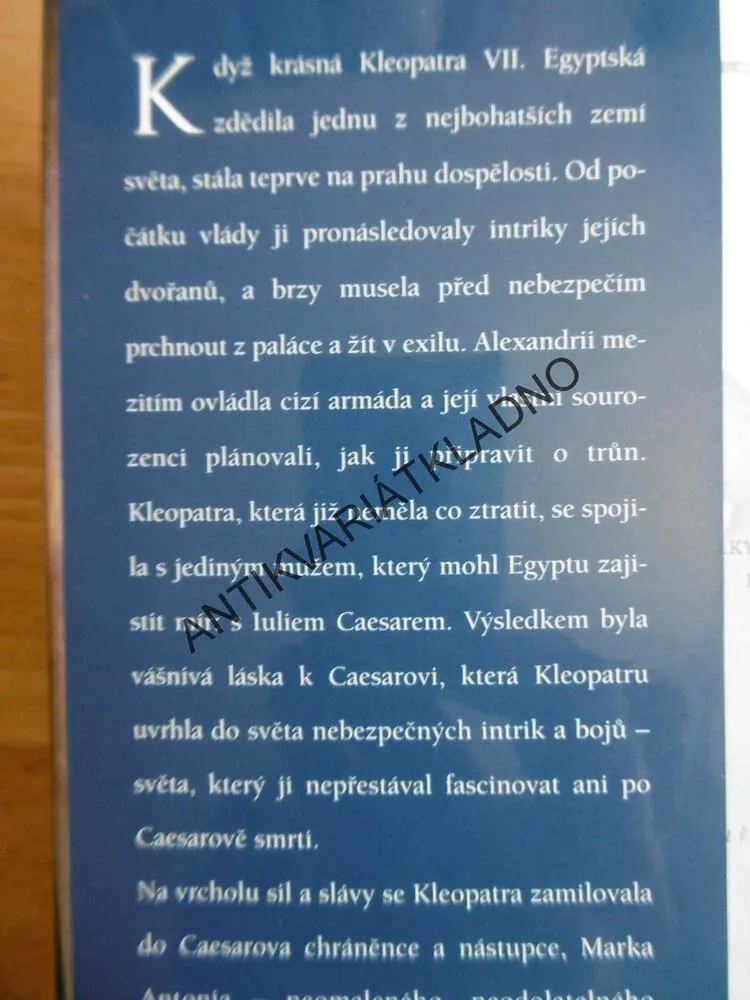 SOUMRAK BOHŮ, COLIN FALCONER, **an