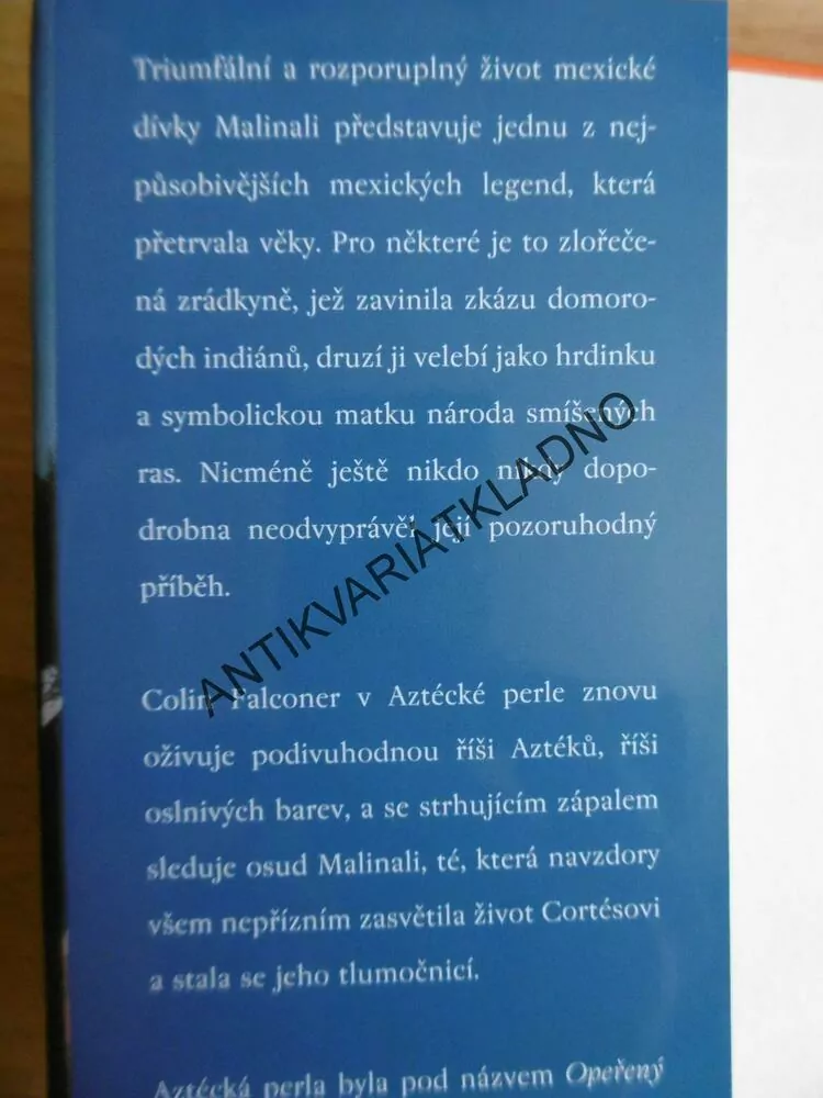 AZTÉCKÁ PERLA, COLIN FALCONER, **an