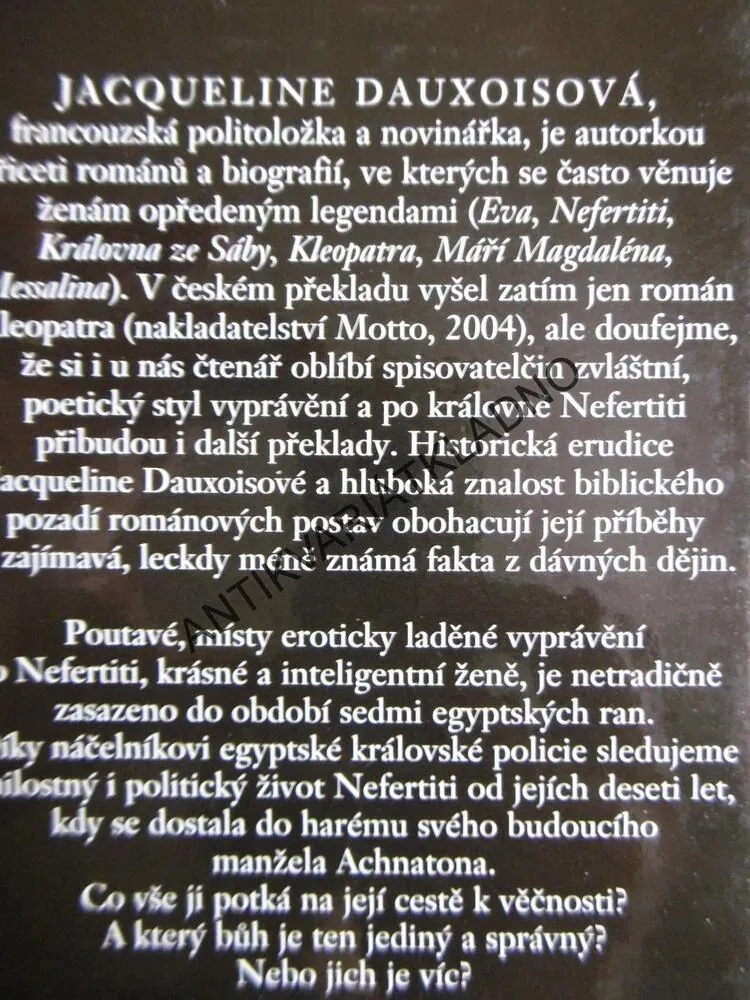 NEFERTITI, JACQUELINE DAUXOISOVÁ, **an