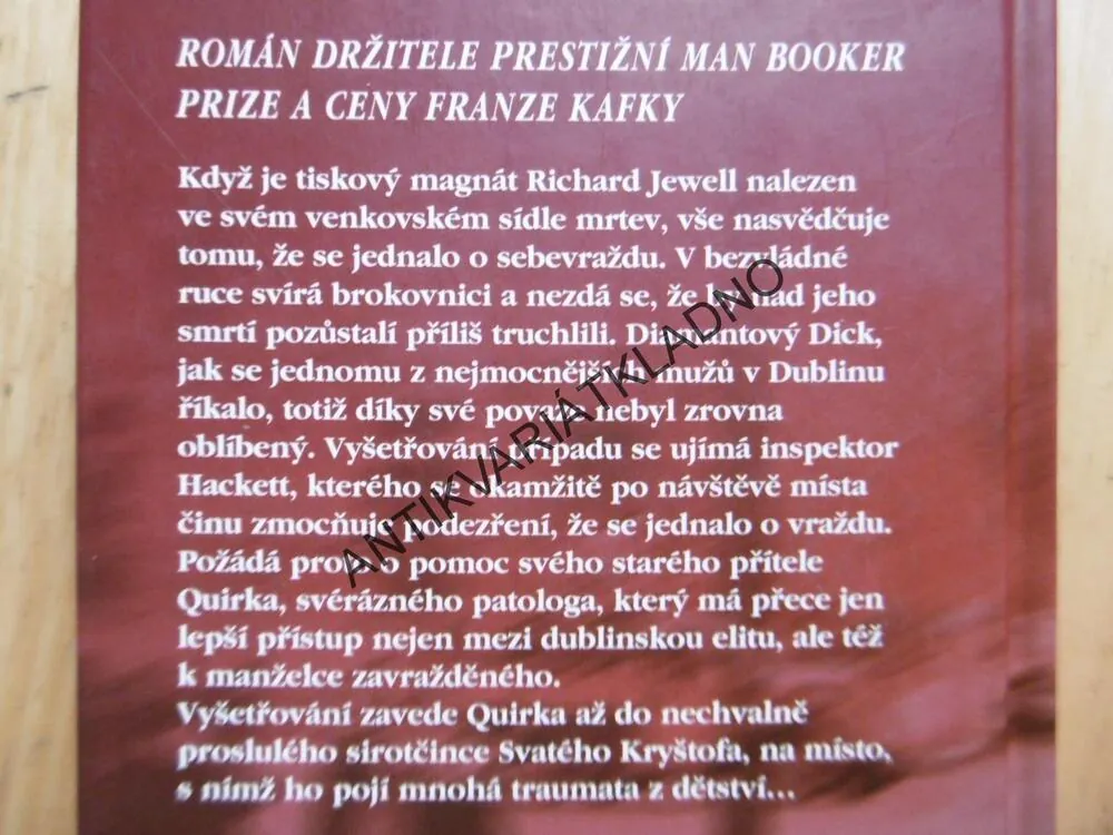 TEMNÁ PAVUČINA, BENJAMIN BLACK, **an