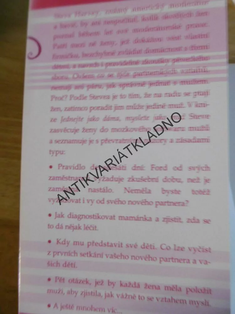JEDNEJTE JAKO DÁMA, MYSLETE JAKO MUŽ, STEVE HARVEY