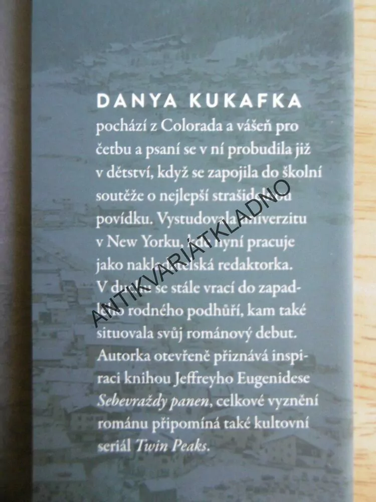 DÍVKA NA SNĚHU, DANYA KUKAFKA, **an