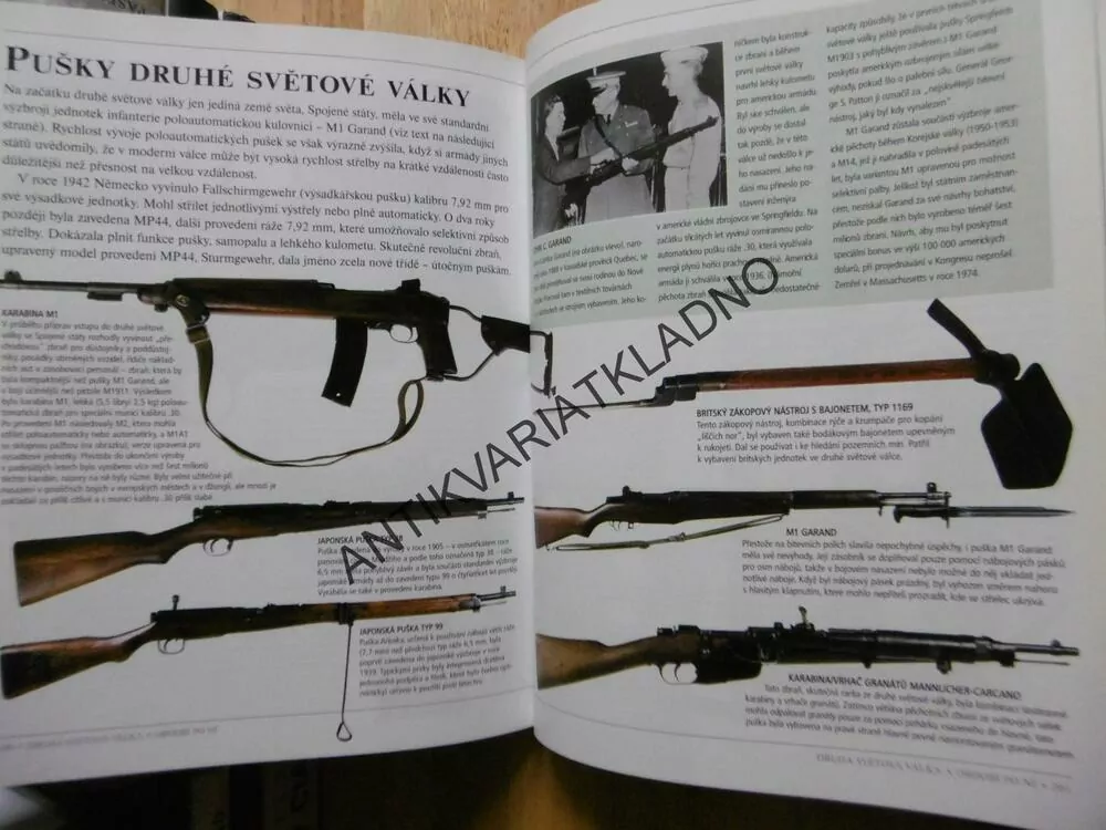 ILUSTROVANÉ DĚJINY ZBRANÍ, CHUCK WILLS, **an