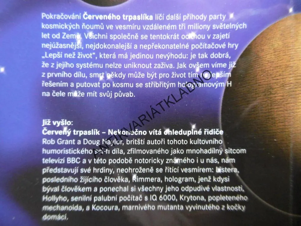 LEPŠÍ NEŽ ŽIVOT, GRANT NAYLOR, **an