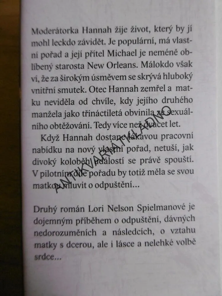 SLADKÉ ODPUŠTĚNÍ, LORI NELSON SPIELMANOVÁ, **an