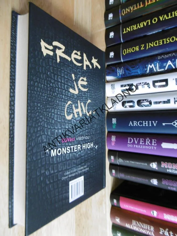MONSTER HIGH, MŮJ SOUSED GHÚL, LISI HARRISONOVÁ, **an