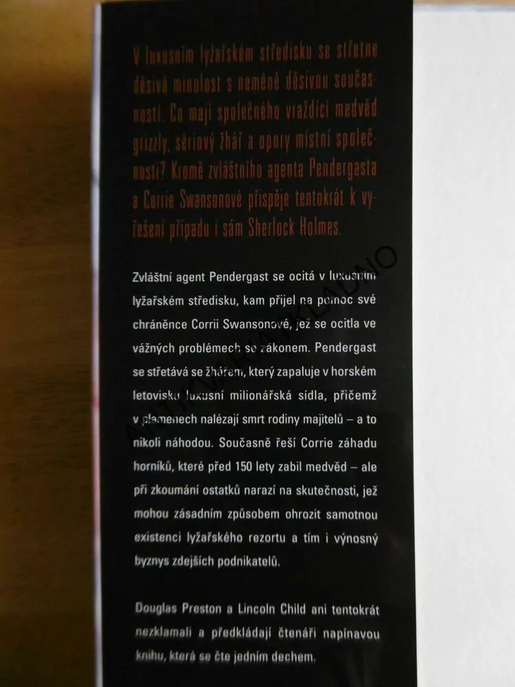 BÍLÝ OHEŇ, DOUGLAS PRESTON, LINCOLN CHILD