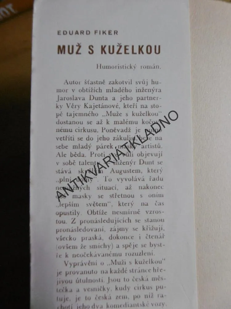 MUŽ S KUŽELKOU, EDUARD FIKER, 1945