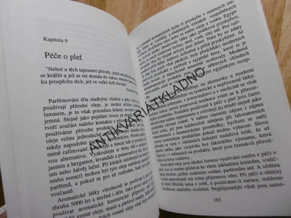 UMĚNÍ AROMATERAPIE, ROBERT TISSERAND, 