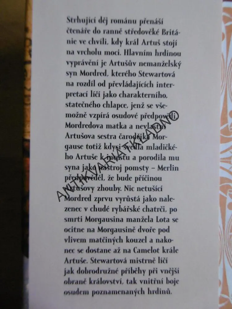 SMRT KRÁLE ARTUŠE, KOUZELNÍK MERLIN, 4., MARY STEWARTOVÁ