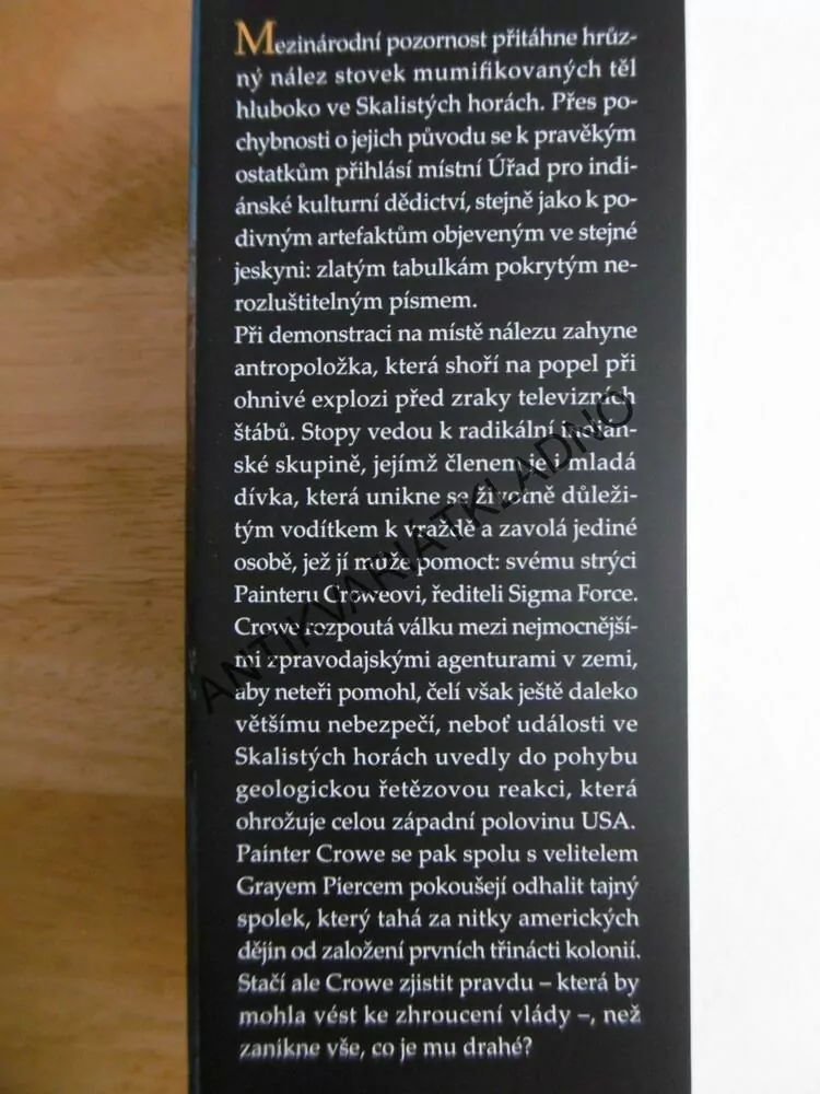ĎÁBLOVA KOLONIE, JAMES ROLLINS, **an
