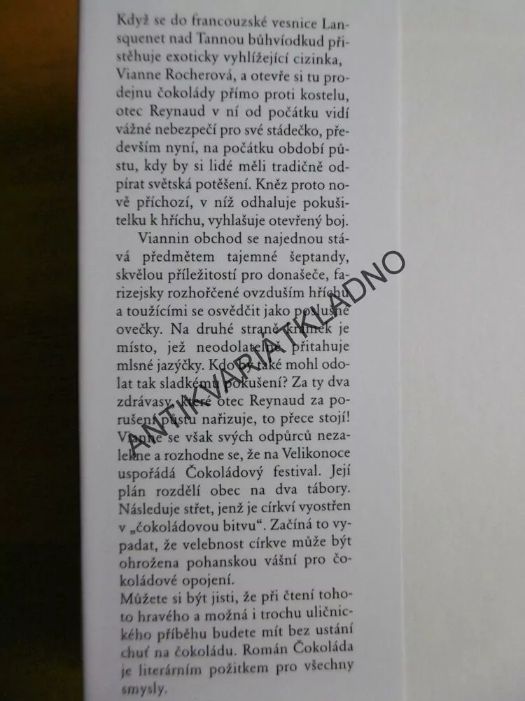 ČOKOLÁDA, JOANNE HARRISOVÁ