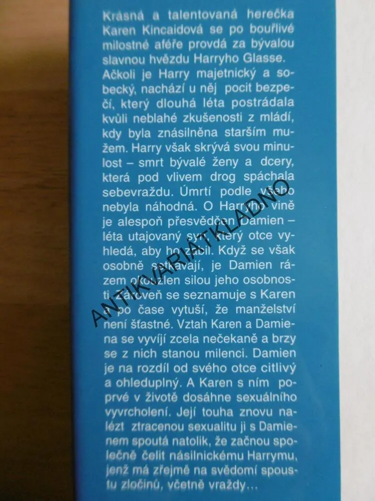 V BEZPEČÍ, FRANCES GALLEYMORE, GALLEYMOREOVÁ, **an