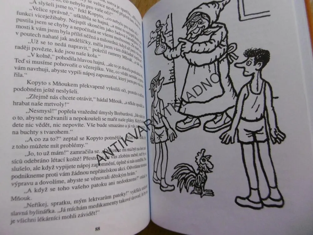 KOPYTO, MŇOUK A RYŠAVÝ UPÍR, ŠVANDRLÍK, NEPRAKTA