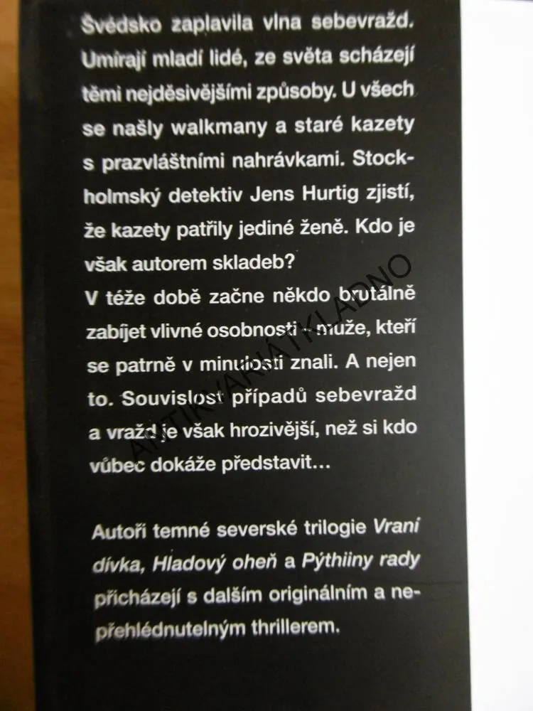 SKLENĚNÁ TĚLA, ERIK AXL SUND, ČERNÁ MELANCHOLIE, **an
