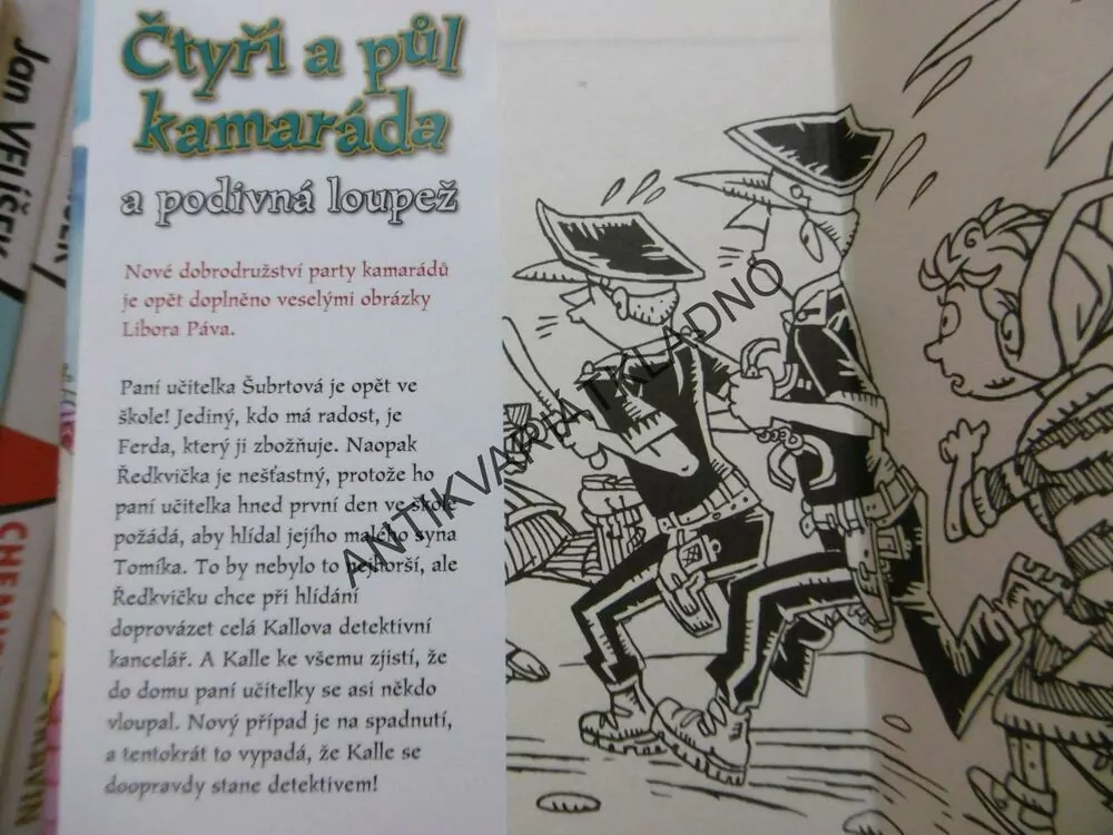 ČTYŘI A PŮL KAMARÁDA A PODIVNÁ LOUPEŽ, JOACHIM FRIEDRICH, PÁV, **an