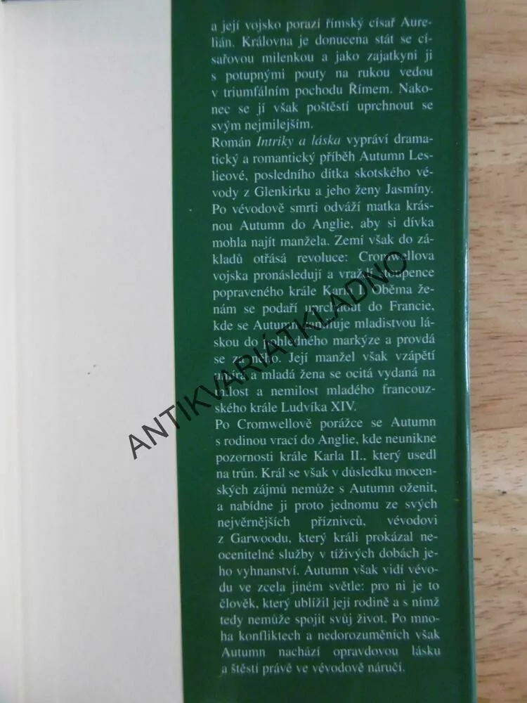 INTRIKY A LÁSKA, BERTRICE SMALL, **an