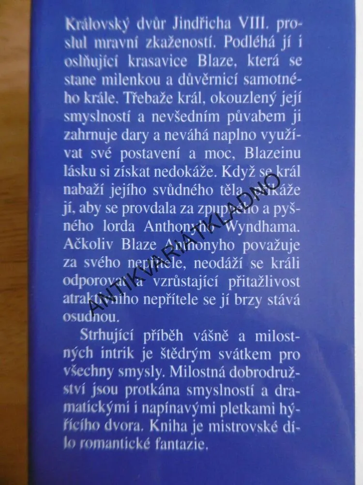 NEBEZPEČNÁ SVŮDNICE, BERTRICE SMALL, 
