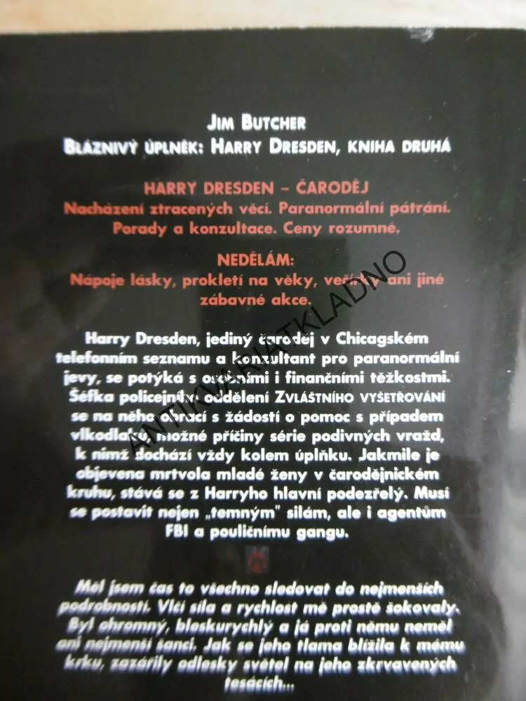 BLÁZNIVÝ ÚPLNĚK, JIM BUTCHER