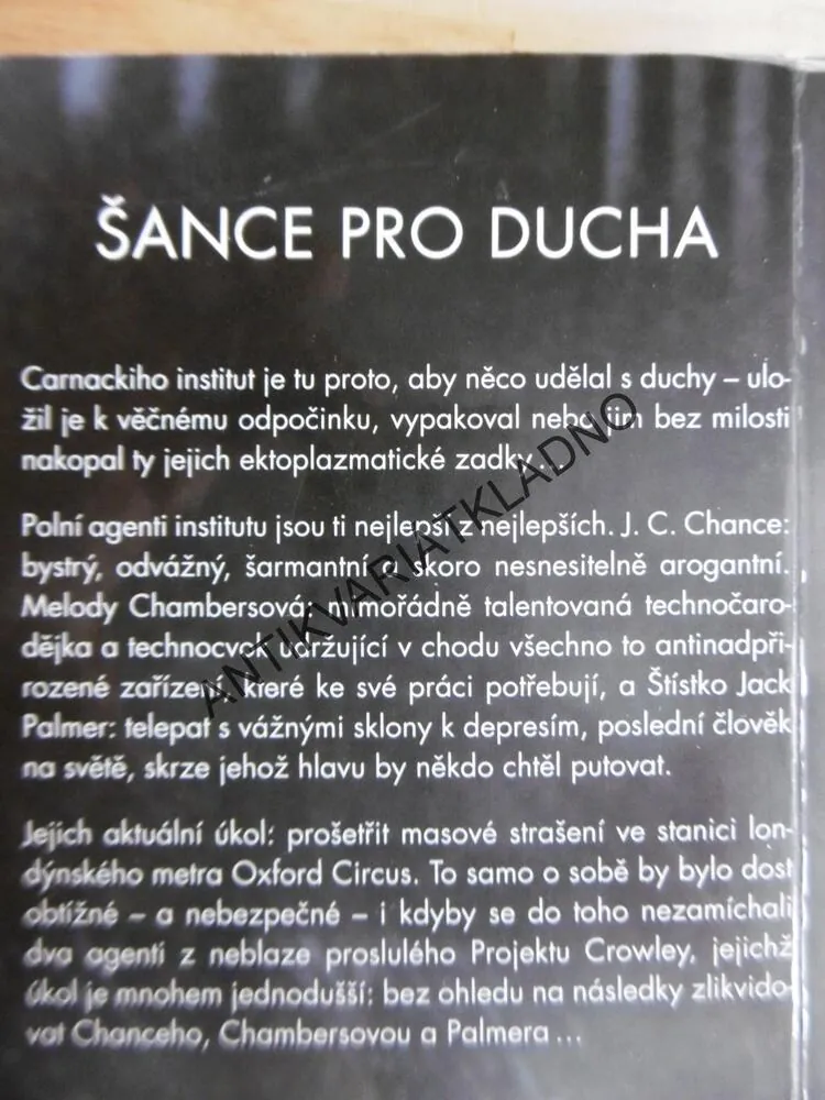 ŠANCE PRO DUCHA, SIMON R. GREEN, **an