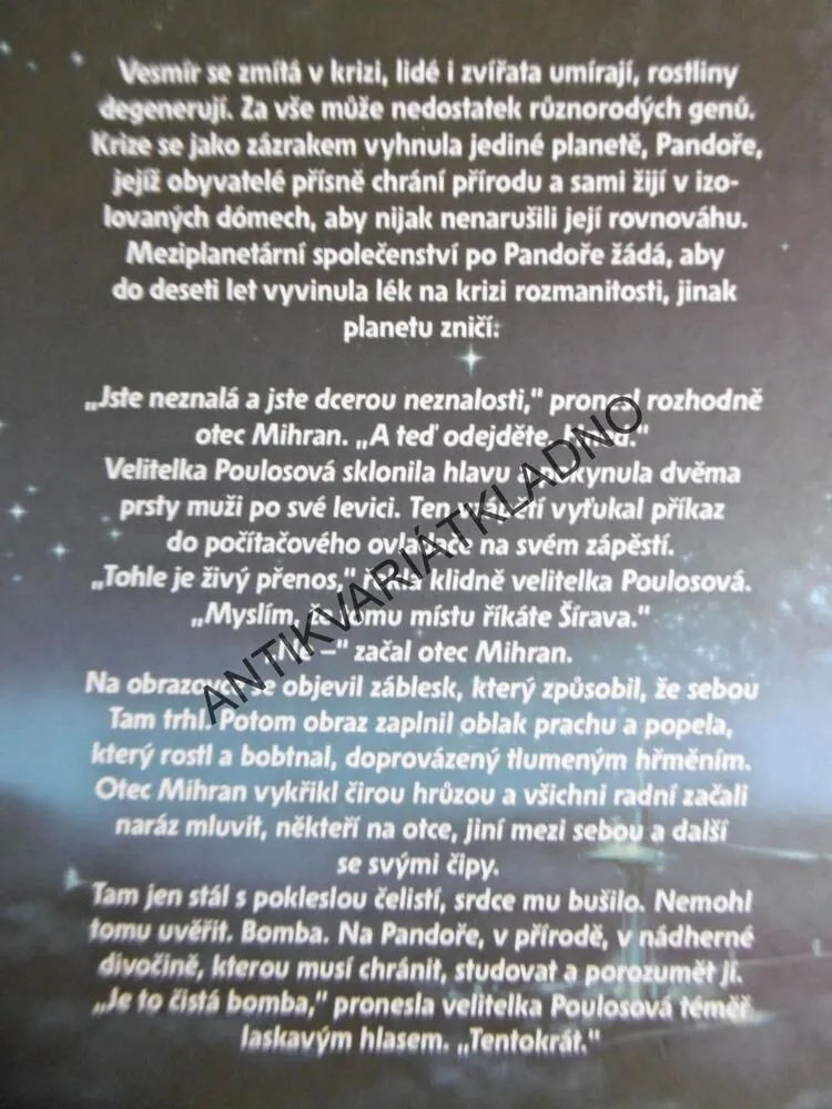 KRÁLOVSTVÍ KLECÍ, SARAH ZETTELOVÁ