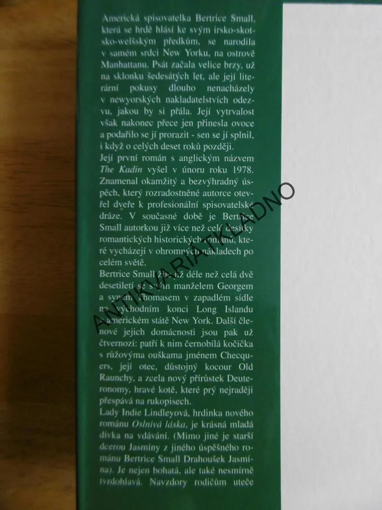 OSLNIVÁ LÁSKA, BERTRICE SMALL, 