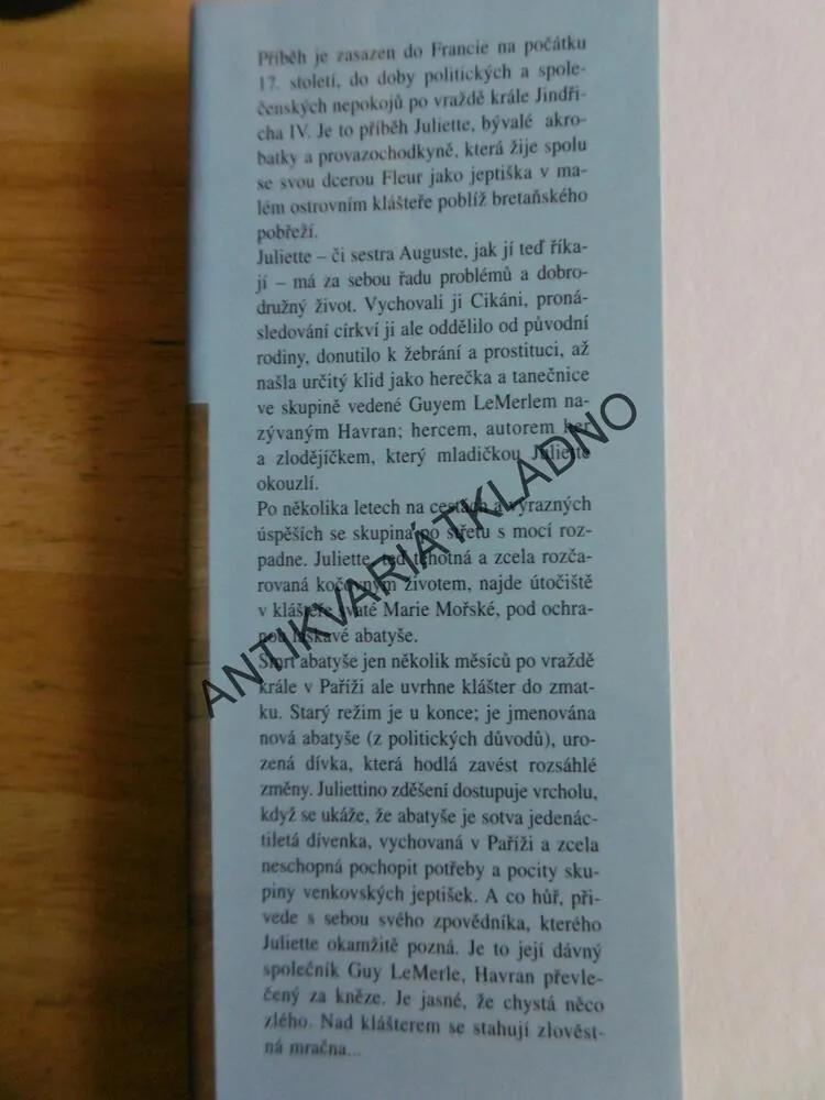 SVATÍ BLÁZNI, JOANNE HARRISOVÁ, **an