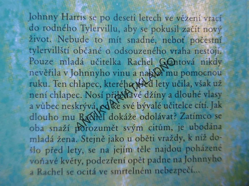 ZRÁDNÁ VŮNĚ, KAREN ROBARDSOVÁ, **an