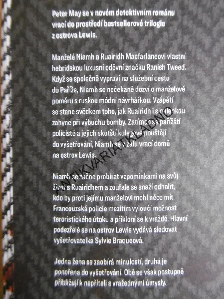 OCHRÁNÍM TĚ, PETER MAY, **an